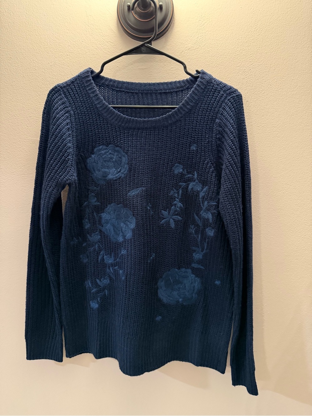 Navy Blue Floral Embroidered Shaker Knit Crewneck Sweater Small